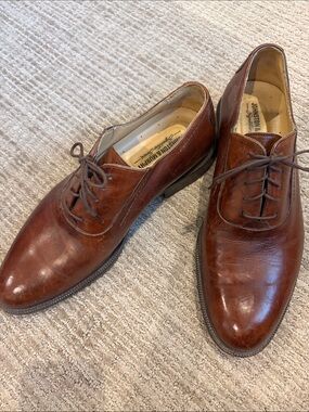 Johnston & Murphy Cognac Brown Leather Oxfords. Size 9.5M.